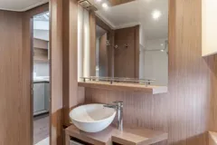 Beneteau 50 head