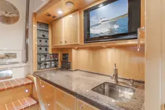 McKinna 69 galley