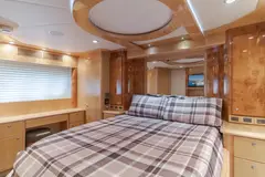 McKinna 69 guest stateroom