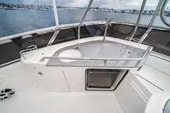 Sea Ray 52 wet bar