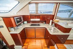 Sea Ray 52 deck