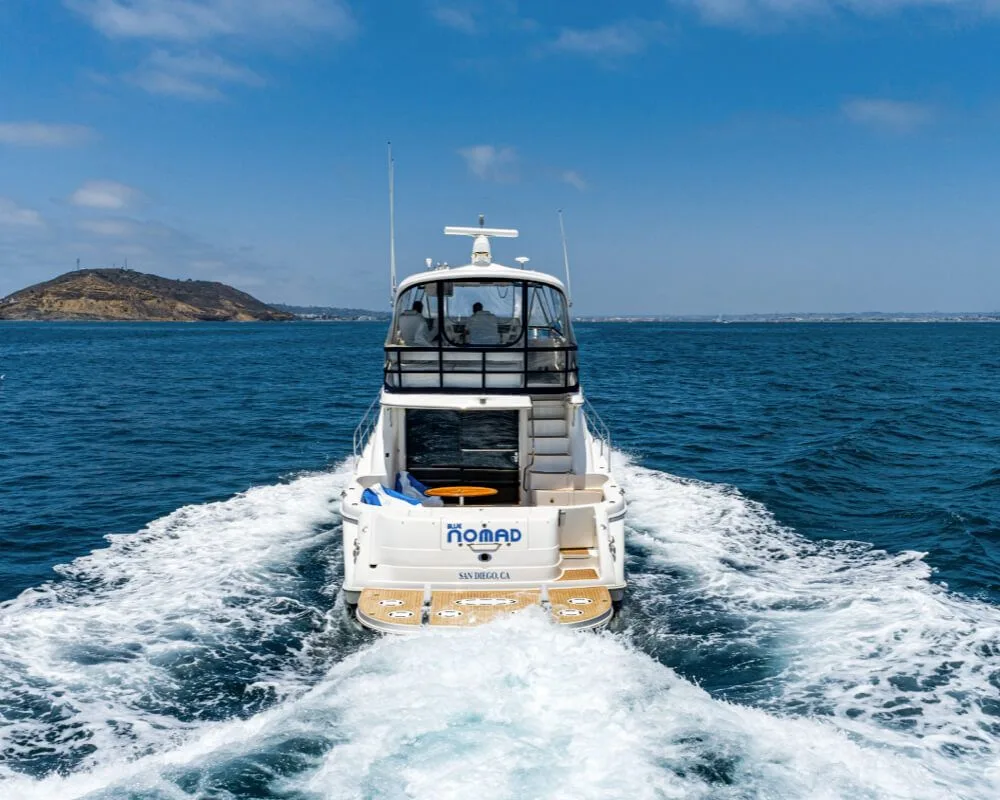 Exterior side profile of the Sea Ray 56 charter yacht